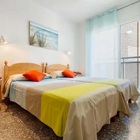Pineda 1a Linia Mar 公寓